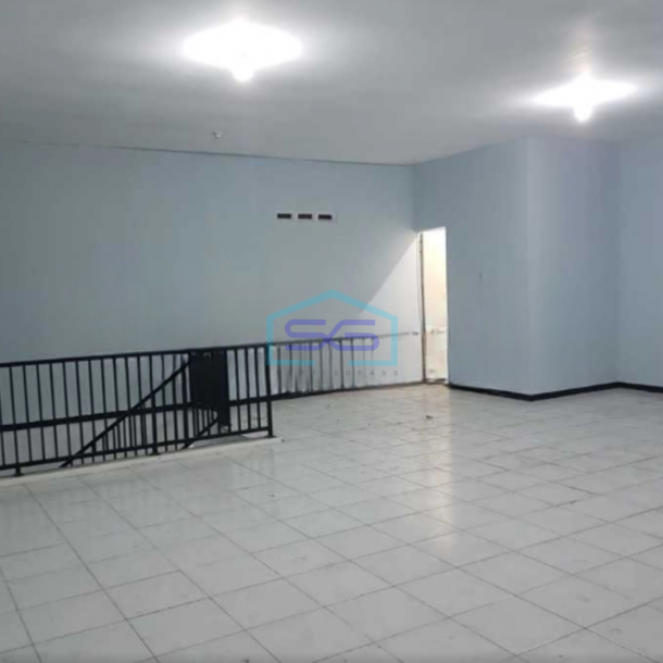 Dijual Ruko Lokasi Strategis Luas Tanah 150 m² di Nginden Surabaya-1