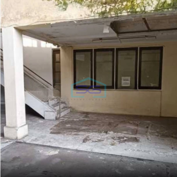 Disewakan Ruang Usaha sebelah OCBC ( seberang gedung merdeka museum KAA) Luas Bangunan  900 m²-4