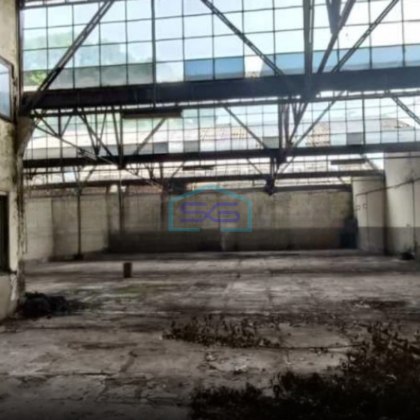 Disewakan Ruang Usaha sebelah OCBC ( seberang gedung merdeka museum KAA) Luas Bangunan  900 m²-3