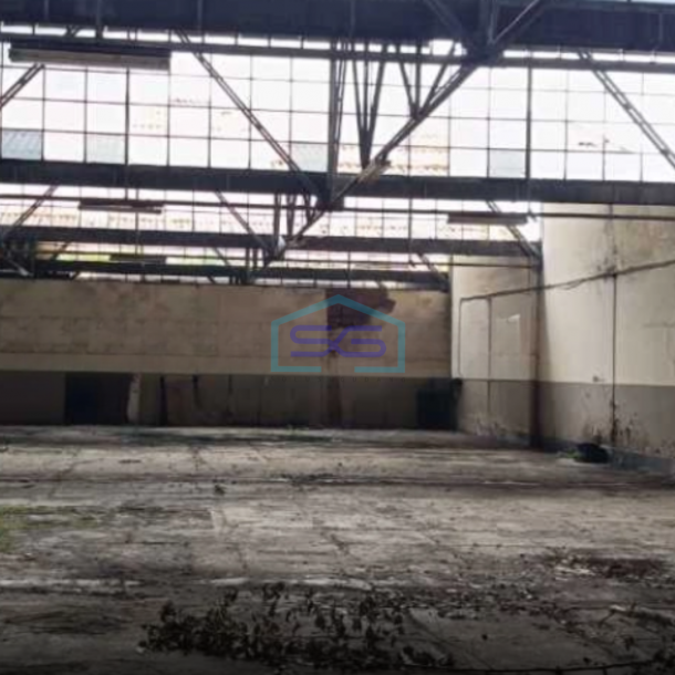 Disewakan Ruang Usaha sebelah OCBC ( seberang gedung merdeka museum KAA) Luas Bangunan  900 m²-2