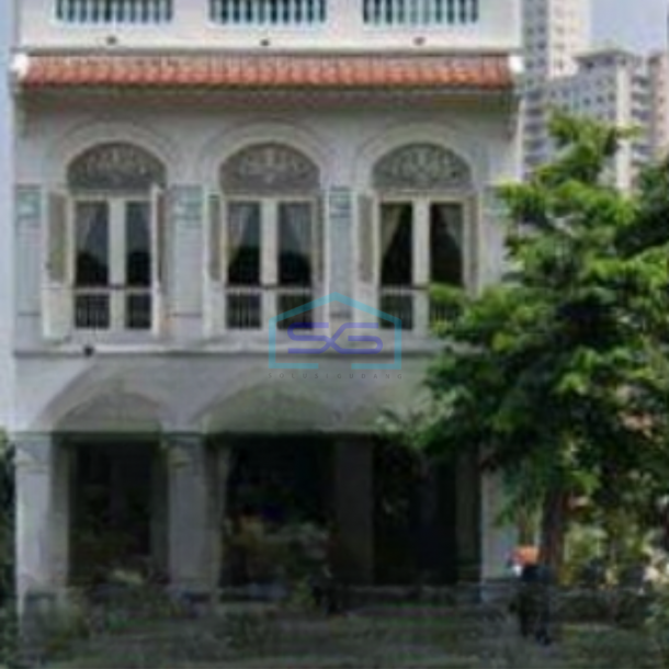 Disewakan Ruko di Pakuwon Indah Surabaya Luas Tanah 150 m²-1