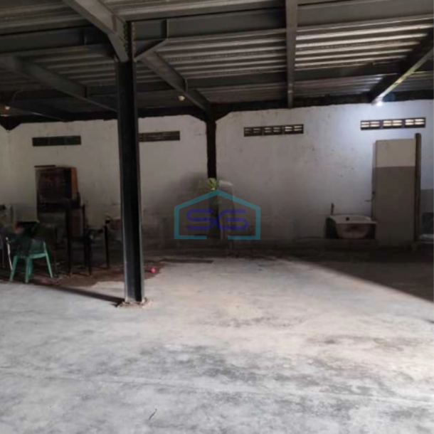 Disewakan Gudang 2 Lantai Luas Bangunan   400 m² di Jimbaran Badung Bali-1