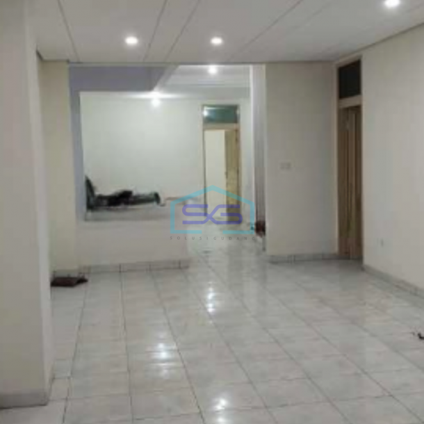 Disewakan Ruko Besar Mainroad Panjunan Kopo Bandung Siap Huni Kondisi Bagus Area Parkir Luas LB 550m2-3