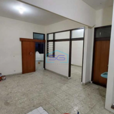 Disewakan Ruko Besar Mainroad Panjunan Kopo Bandung Siap Huni Kondisi Bagus Area Parkir Luas LB 550m2