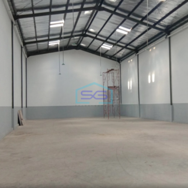 Disewakan Gudang Bizpark Kondisi Bagus Harga Menarik Akses Kontainer di Kopo Bandung LB 414m2-1