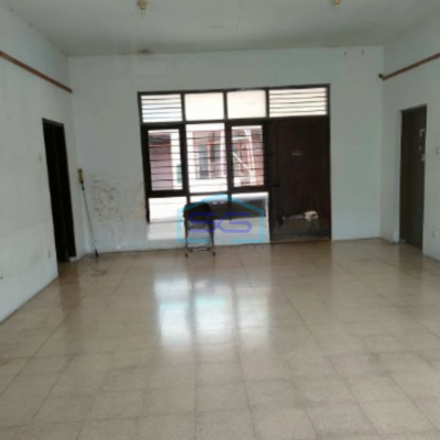 Disewakan kantor di Pajajaran H.mesri Bandung Parkir Luas LB 350m2