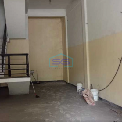 Disewakan Ruko 3 Lantai Luas Bangunan 200 m² Lokasi Bebas Banjir di Surabaya