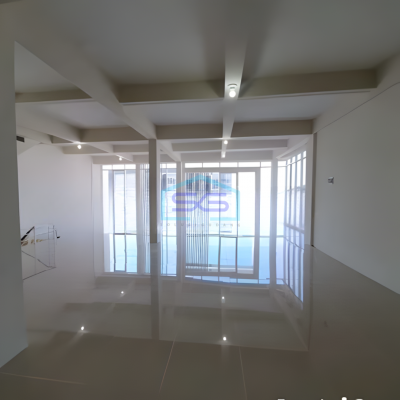 Dijual Ruko Ada Lift Luas Bangunan 450 m² Lokasi Bebas Banjir di Surabaya