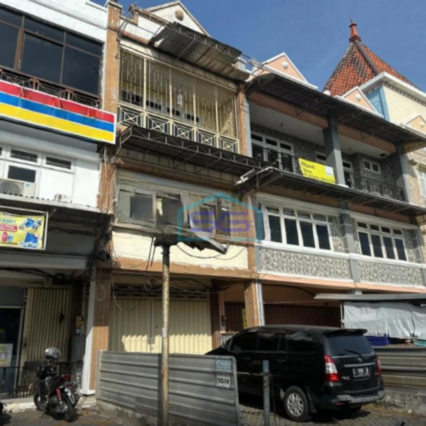 Dijual Ruko 3 Lantai Luas Tanah  100 m² Lokasi Bebas Banjir di Surabaya-1