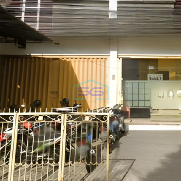 Disewakan Ruko Luas Tanah  157 m² 3 Lantai di Surabaya-1
