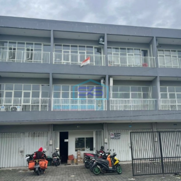 Dijual Ruko Murah Luas Bangunan  250 m² Lokasi Bebas Banjir di Wiyung Surabaya-1
