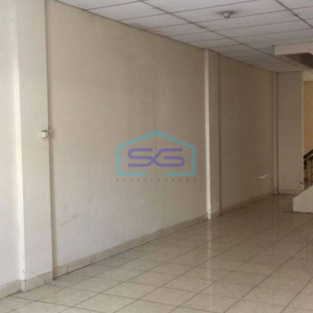 Dijual cepat Ruko 2 lantai strategis di Taman Surya 5, Jakarta Barat-1