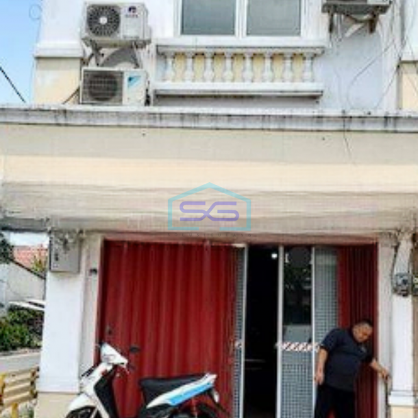 Dijual cepat Ruko 2 Lantai Strategis di Taman Surya 5, Jakarta Barat LB 128m2-1