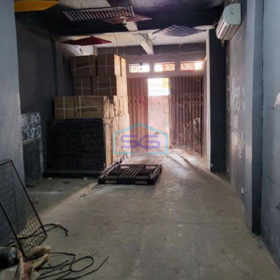 Dijual murah Ruko 3 lantai di Taman Palem Lestari Jakarta Barat LB 125m2