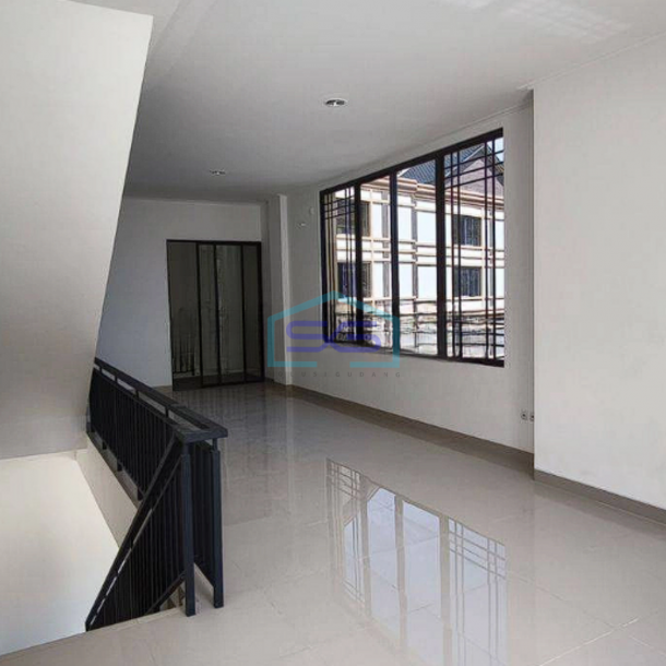 Disewakan Cepat Ruko Korean Town 3 Lantai Hoek, Green Lake City Tangerang-4