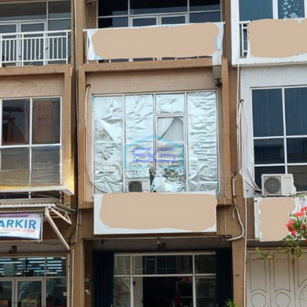 Disewakan cepat Ruko 3 Lantai di Pinggir Jalan Raya di Kalideres Jakarta Barat LB 200m2-1