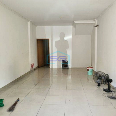 Disewakan cepat Ruko 3 Lantai di Pinggir Jalan Raya di Kalideres Jakarta Barat LB 200m2-5