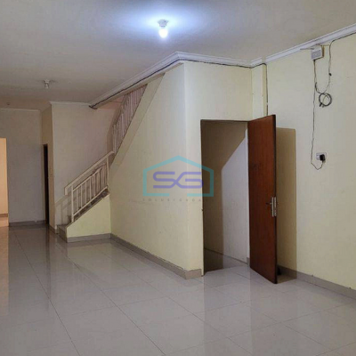 Disewakan cepat Ruko 3 Lantai di Pinggir Jalan Raya di Kalideres Jakarta Barat LB 200m2-4