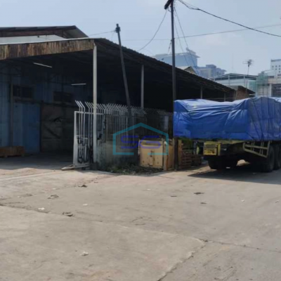 Diseewakan Gudang Di Pluit Jakarta Utara Luas Tanah 1600 m²