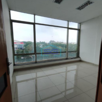Disewakan Ruko 4.5 Lantai Rapih Dengan Sekat Siap Pakai di Sunter Jakarta Utara LB 260m2