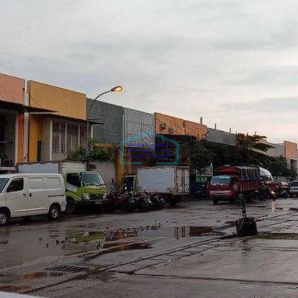 Disewakan Gudang Luas Tanah 215 Mtr di Bizzpark Cakung Jakarta Timur-1
