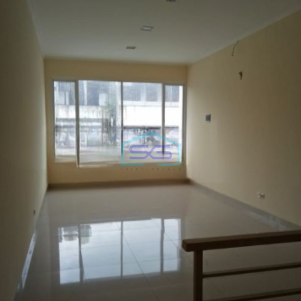 Dijual Ruko Luas Bangunan 176 m² Lokasi Bebas Banjir di Jakarta Pusat-1