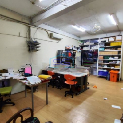 Dijual Ruko 3 Lantai Luas Tanah  101 m² Lokasi Bebas Banjir di Jakarta Timur