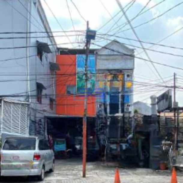 Dijual Ruko 3 Lantai Luas Tanah  101 m² Lokasi Bebas Banjir di Jakarta Timur-1