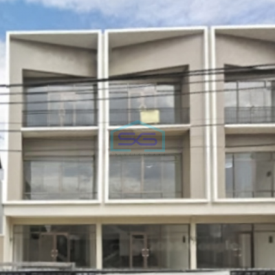 Dijual Ruko 3 Lantai Luas Bangunan 900 m2 Lokasi Bebas Banjir di Jakarta Timur