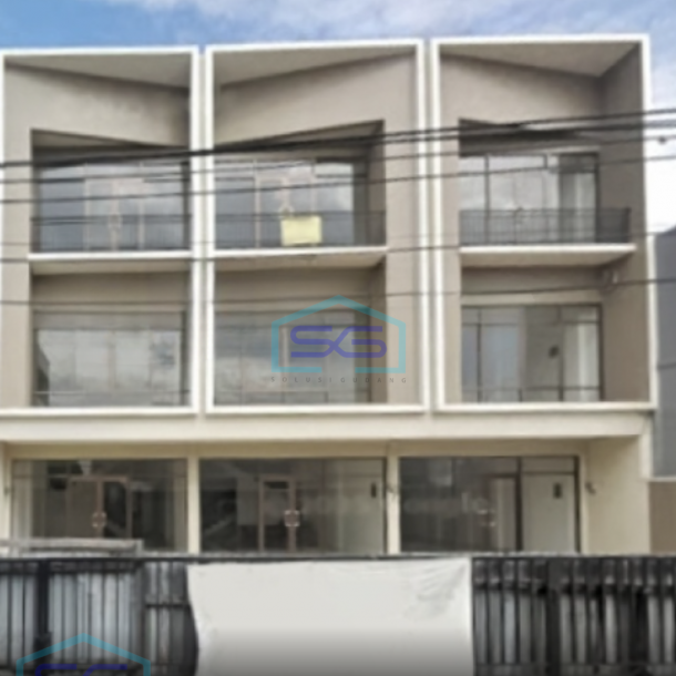 Dijual Ruko Luas Bangunan  900 m² Lokasi Bebas Banjir di Jakarta Timur-1