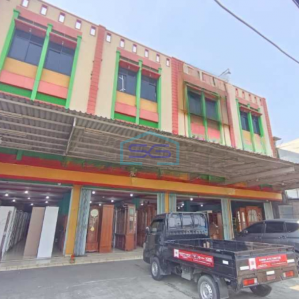 Disewakan Ruko Luas Bangunan 600 m² Lokasi Bebas Banjir di Tangerang-1