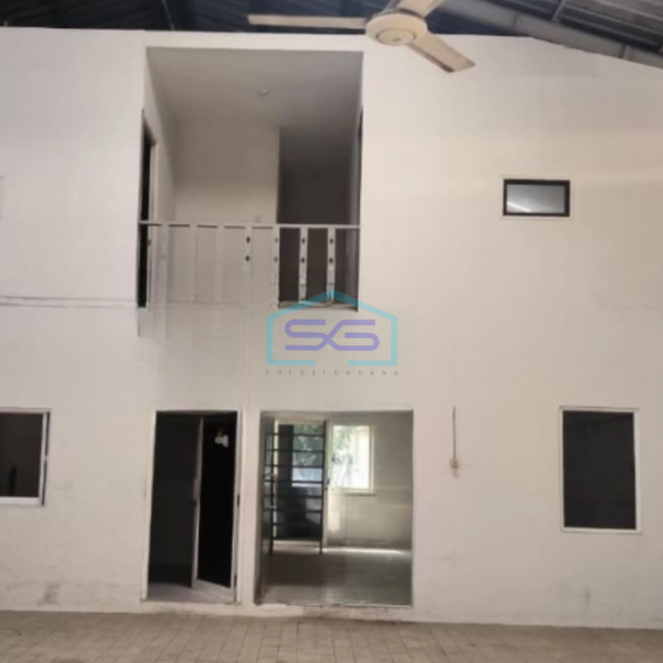 Disewakan Gudang Ada Kantor Luas Bangunan 800 m² Lokasi Bebas Banjir di Tangerang-1