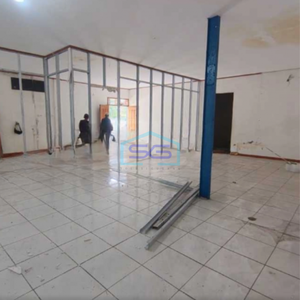 Disewakan Gudang Akses Container 40 Feet Luas Bangunan 1000 m² di Jakarta Timur-3