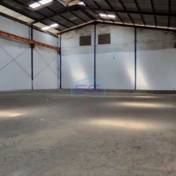 Disewakan Gudang Lokasi Strategis Luas Tanah 1200 m² di Jakarta Timur-2
