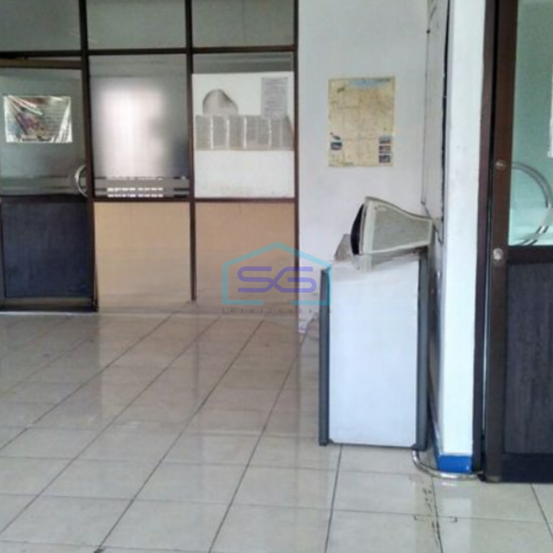 Disewakan Ruko Lokasi Strategis Luas Bangunan 140 m2 di Bekasi-2