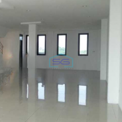 Disewakan Ruko 2 Lantai Luas Tanah 540 m² Lokasi Siap Huni di Tangerang