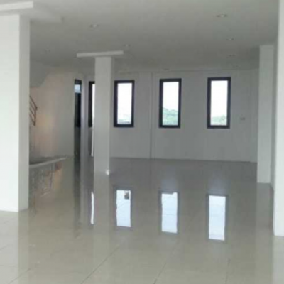 Disewakan Ruko 2 Lantai Luas Tanah 540 m² Lokasi Siap Huni di Tangerang