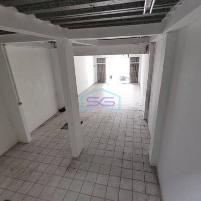 Disewakan Ruko Lokasi Strategis LB 300m2 di Asia Tropis Harapan Indah Bekasi