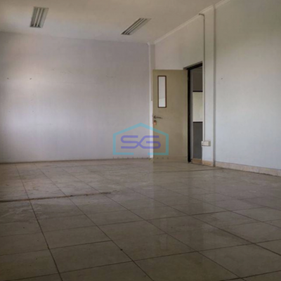 Disewakan Ruko Hadap Jalan Raya di Lapangan Bola Kebon Jeruk Jakarta Barat