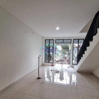 Disewakan Ruko Hadap Jalan Raya di BSD Tangerang Selatan