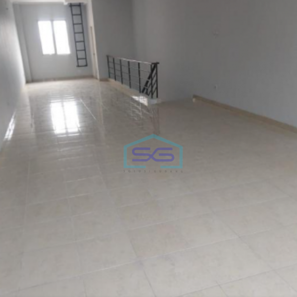 Disewakan Ruko Hadap Jalan Raya di Mendrisio Gading Serpong Tangerang Luas Bangunan  240 m²-5