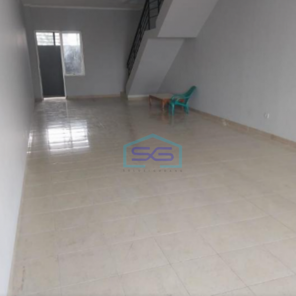 Disewakan Ruko Hadap Jalan Raya di Mendrisio Gading Serpong Tangerang Luas Bangunan  240 m²-3