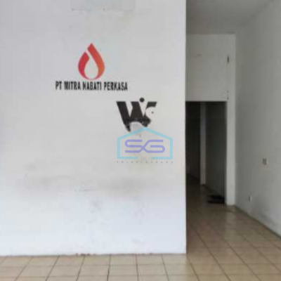 Disewakan Ruko 2 Lantai Siap Pakai Di Lokasi Sangat Strategis Serpong Utara Tangerang Selatan Luas Bangunan  125 m²