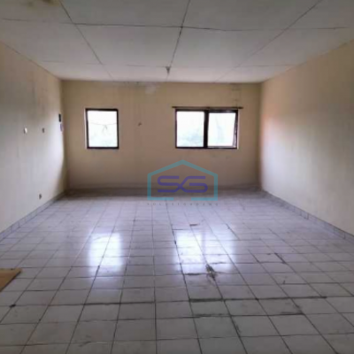 Disewakan Ruko Hadap Jalan Raya Pahlawan Seribu Sektor 7 Bsd Tangerang Luas Bangunan  225 m²