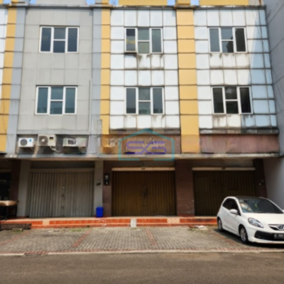 Dijual Ruko 2,5 Lantai Golden Boulevard Bsd Tangerang Luas Bangunan  162 m²