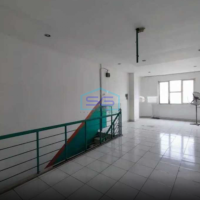 Dijual Ruko Murah Siap Huni di Golden Boulevard Bsd City Jl. Pahlawan Seribu Tangerang Selatan Luas Bangunan  158 m²