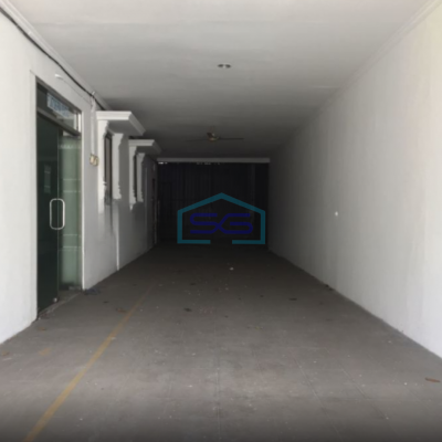 Disewakan Ruko Hadap Jalan Raya di Lapangan Bola Kebon Jeruk Jakarta Barat Luas Bangunan  432 m²