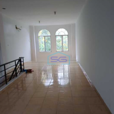 Disewakan Ruko Hadap Jalan Raya Di Bolsena Paramount Gading Serpong Tangerang Luas Bangunan  184 m²