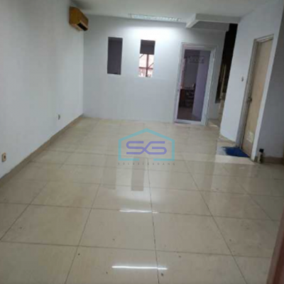 Disewakan Ruko Hadap Jalan Raya Siap Pakai Di Lokasi Sangat Strategis Serpong Utara Tangerang Luas Bangunan  80 m²