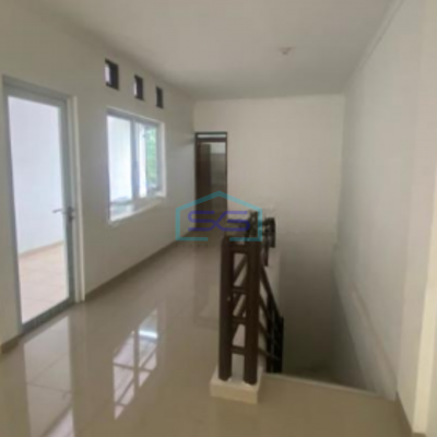 Disewakan Ruko Siap Huni di Sektor 4 BSD Tangerang Selatan Luas Bangunan  155 m²